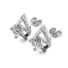Load image into Gallery viewer, Celèsta 925 Sterling Silver 0.5ct Moissanite Diana earrings