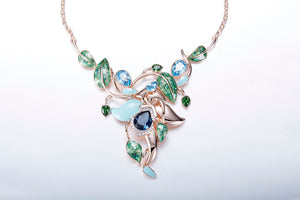 CDE Fleur céleste necklace embellished with Swarovski Crystals